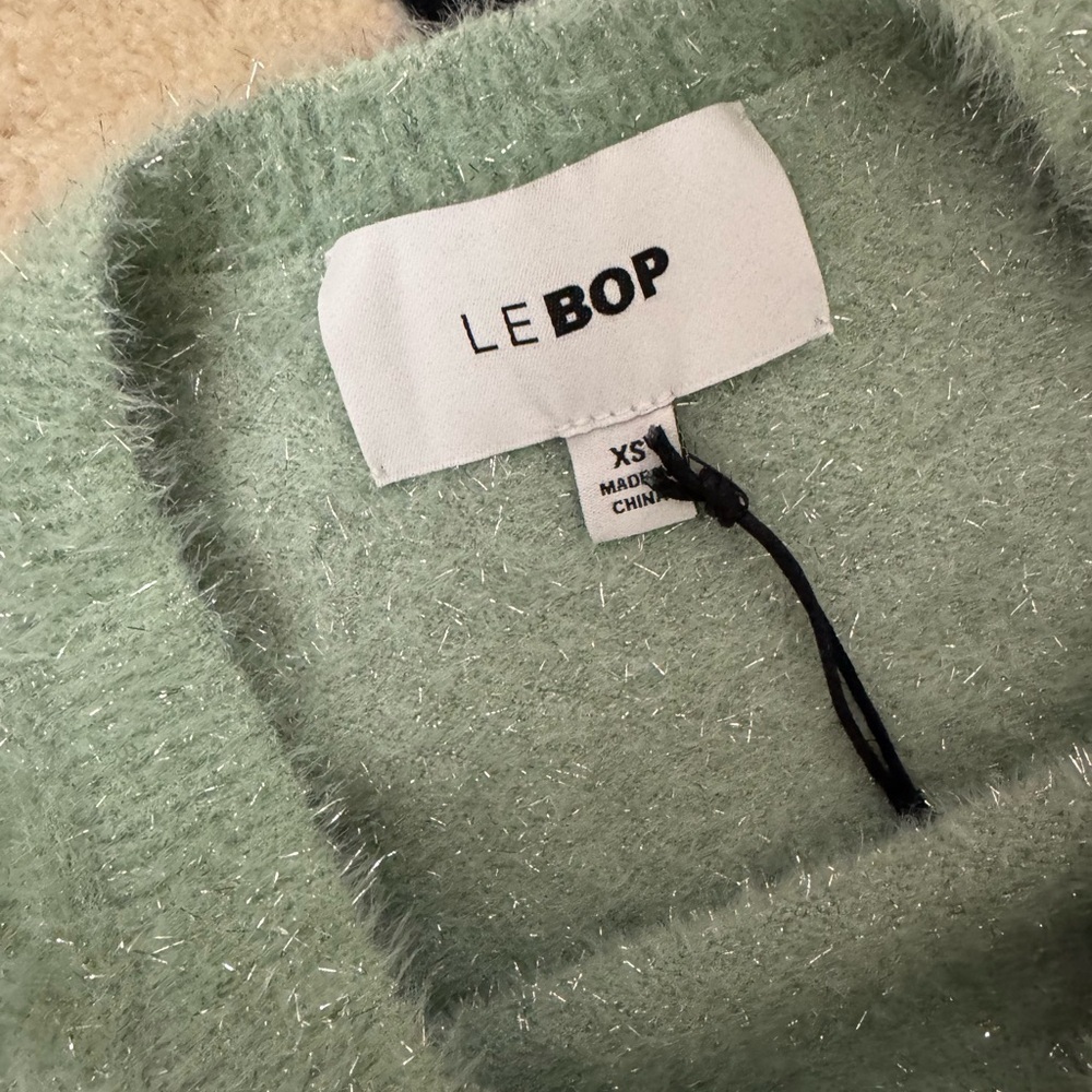 NWT LE BOP Tinsel Cropped Sweater. XS - Picture 5 of 6